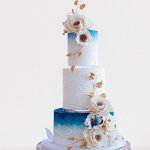 Wedding-cake-with-blue