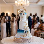 Wedding-cake-with-blue
