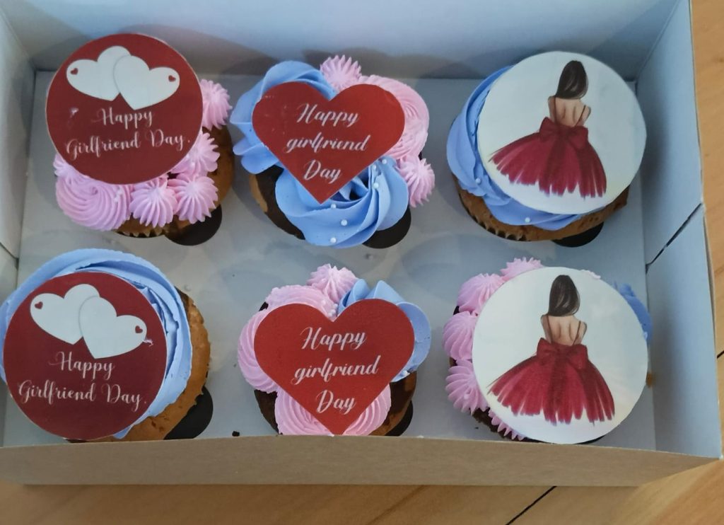 Girlfriend cupcakes