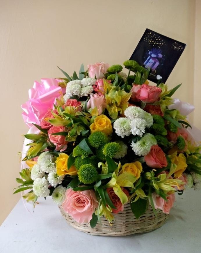 basket mixed flowers bouquet basket mixed flowers bouquet