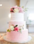 Wedding cake with 2 tiers