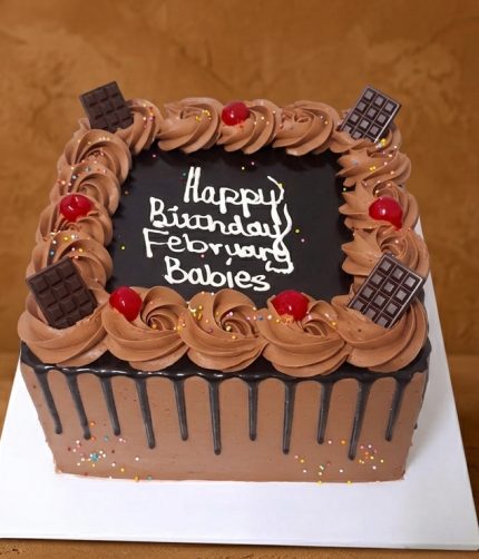 Square shaped coporate cake