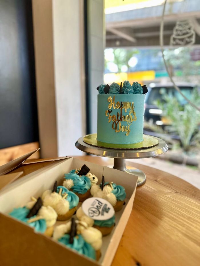 Fathers Day cake + 6pcs cupcakes