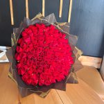 100 red roses bouquet