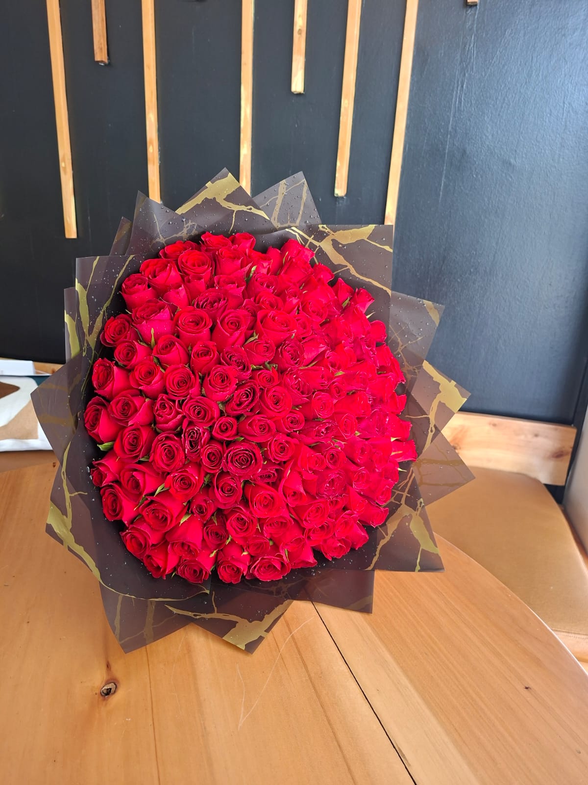 100 red roses bouquet 100 red roses bouquet